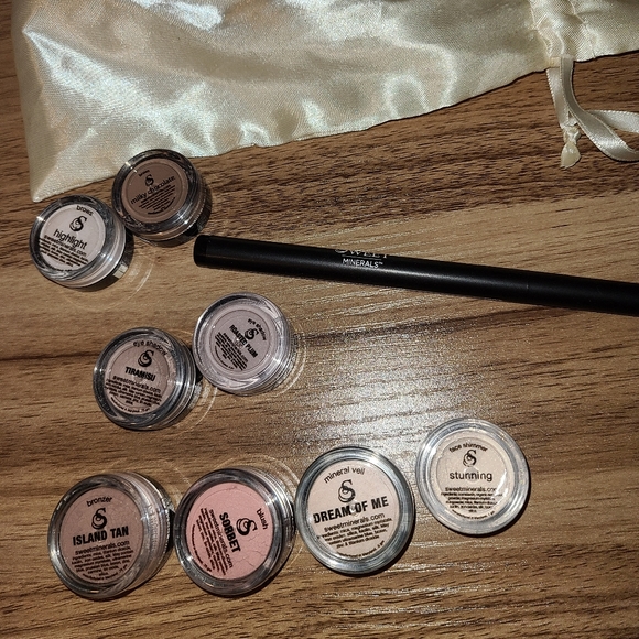 Sweet minerals/no filter makeup set - Picture 2 of 5